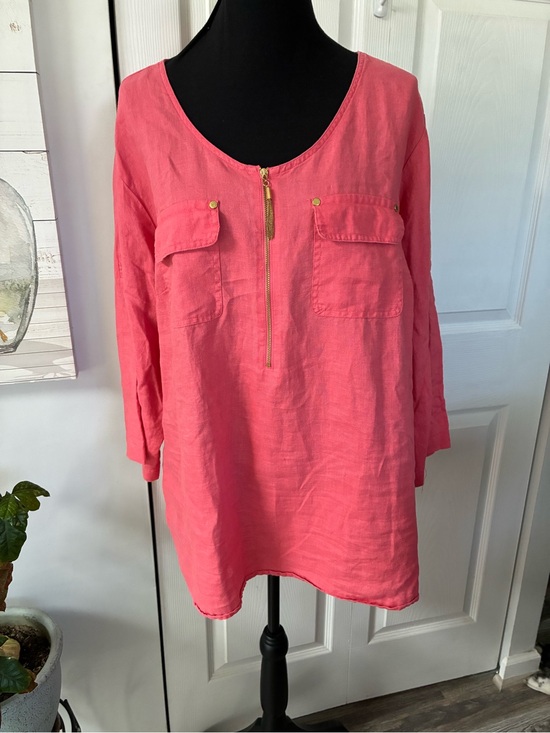 Ellen Tracy Tops - Ellen Tracy Coral Zip-Front Tunic with Chest Pockets